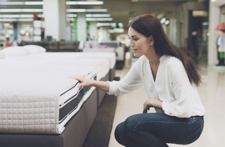 Canadians Stop Buying Mattresses From local Stores