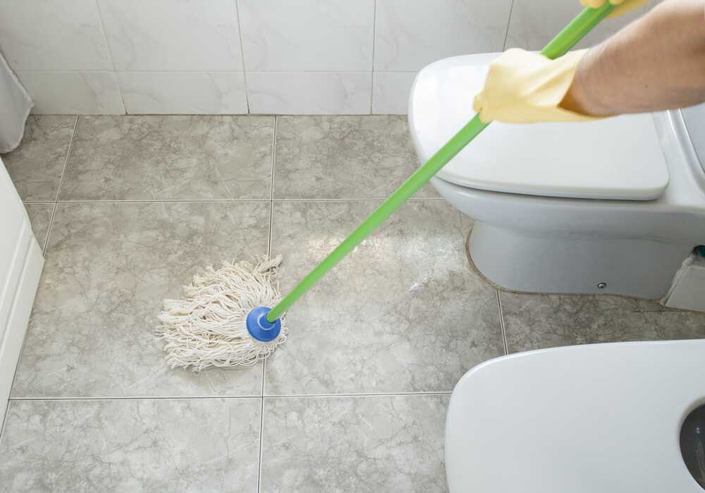 How to clean your bathroom floors efficiently